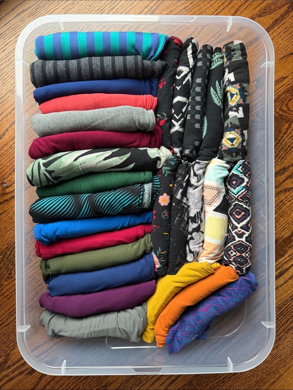 LIKE NEW LuLaRoe Bundle / 9 Irma Tops & 19 OS Leggings